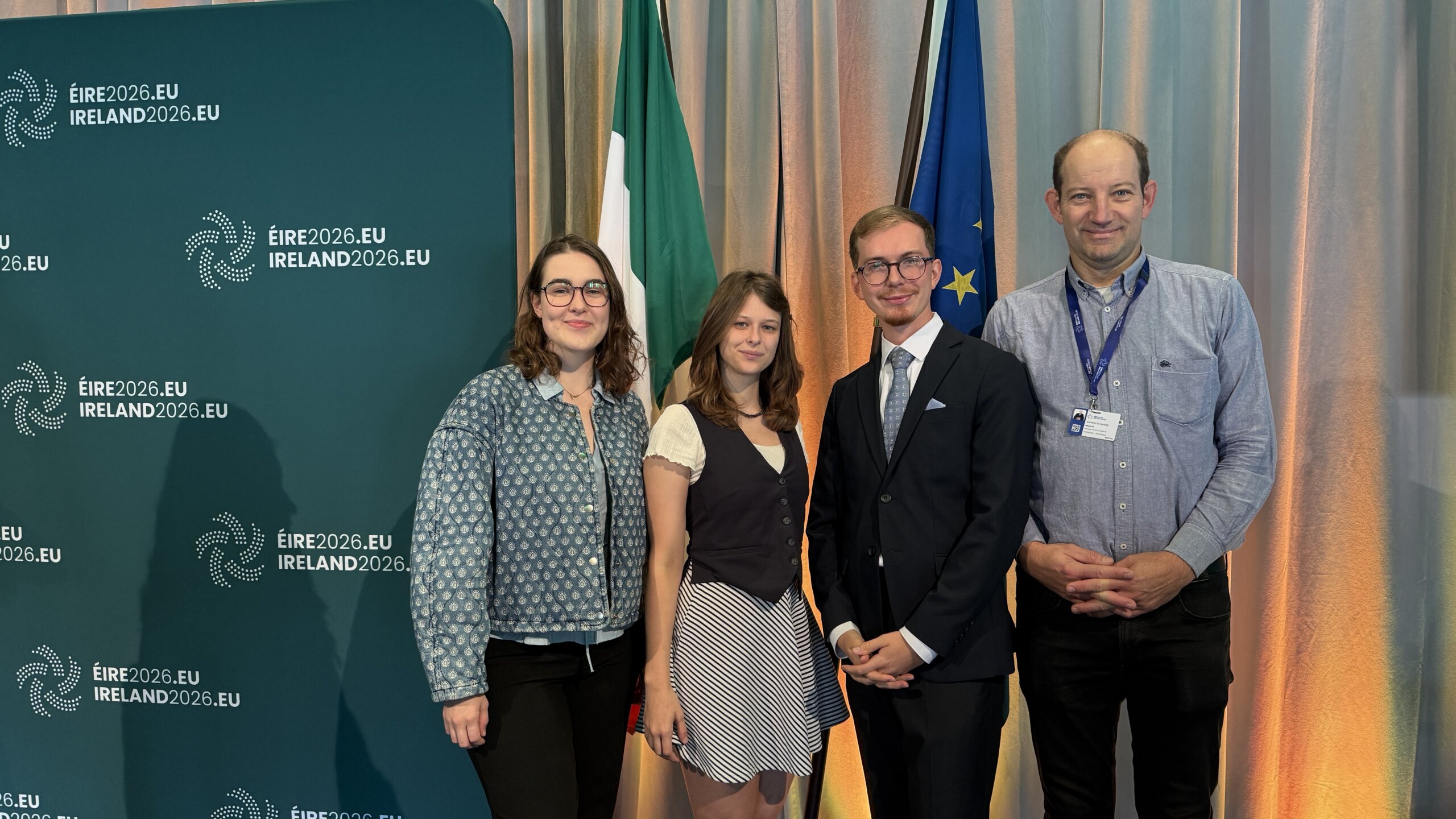 IMG_9453 BJV-Vorsitzende Anna Schwabegger, Europäische Jugenddelegierte Anna-Marie Christely und Andin Berisha sowie Abteilungsleiter im Bundeskanzleramt Andreas Schneider